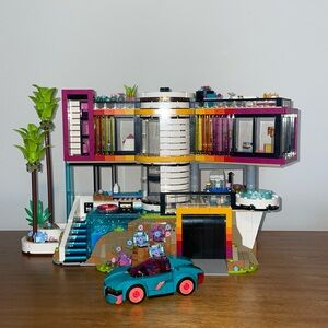 Andrea’s Modern Mansion Limited Edition!